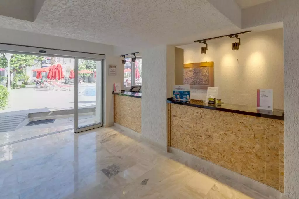 لابی Serhan Hotel